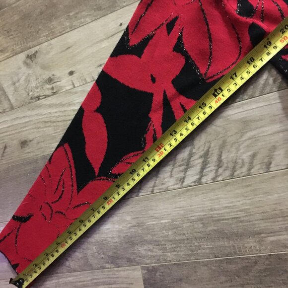 Tahari Abstract Carnation Red and Black Mockneck Sweater - Picture 11 of 13